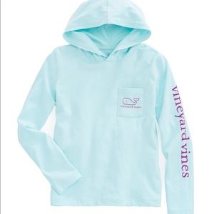 vineyard vines light blue thin sweatshirt